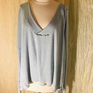 Free People Long Sleeve with thumb holes ✨